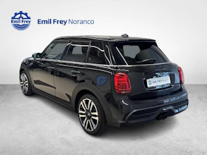 https://vehicle.imgix.net/4442950/098ac98a-2759-4ecc-9a74-90ec468d30e3.jpg