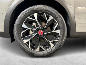 https://vehicle.imgix.net/4442952/823d9750-c5ae-4fb6-a0f2-92e37e9231ca.jpg