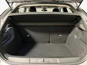 https://vehicle.imgix.net/4442959/5da64790-d984-489d-9e2b-436ab02b9541.jpg