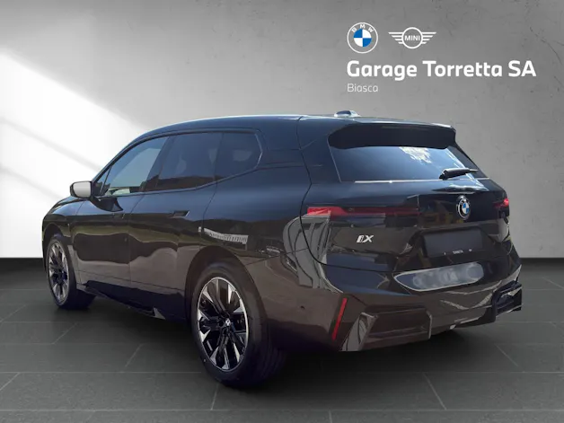 BMW iX xDrive60