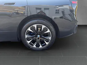 BMW iX xDrive60