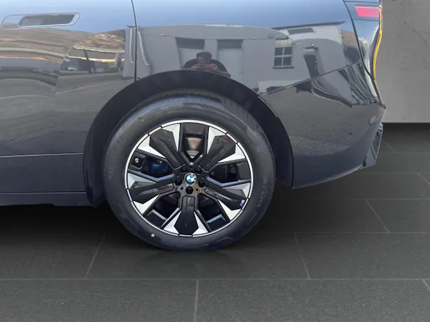 BMW iX xDrive60