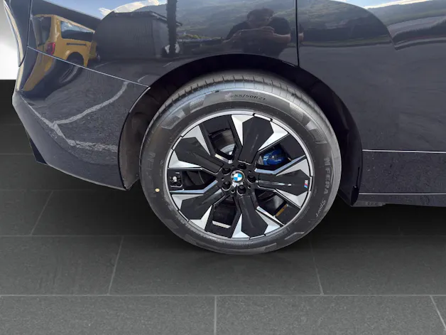 BMW iX xDrive60