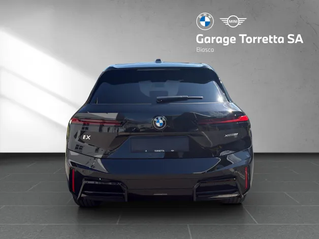 BMW iX xDrive60