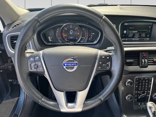 VOLVO V40 2.0 D3 Summum S/S