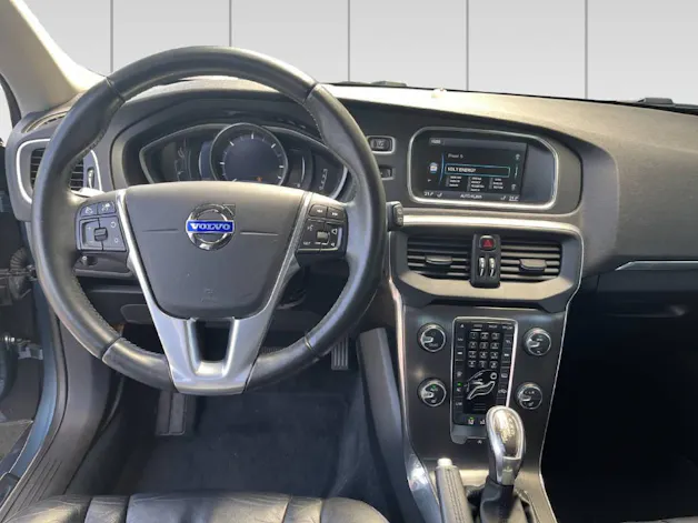 VOLVO V40 2.0 D3 Summum S/S