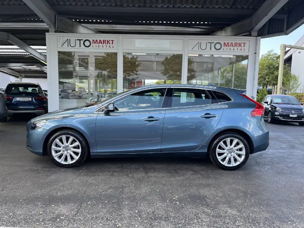 VOLVO V40 2.0 D3 Summum S/S