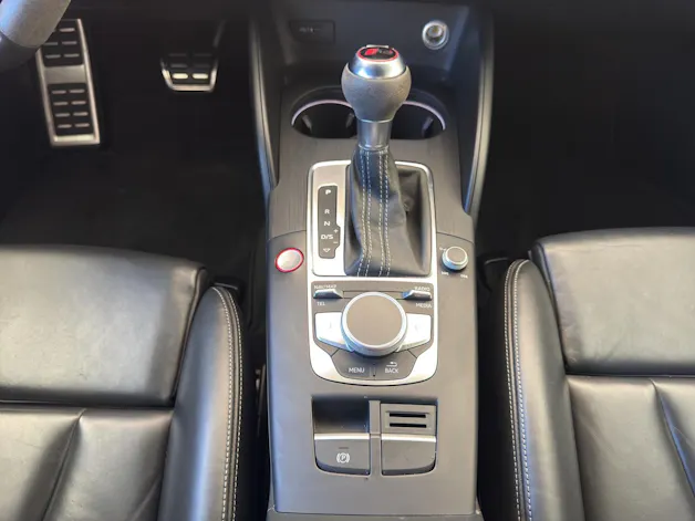 AUDI RS3 2.5 T FSI quattro S-Tronic 4x4 400PS* Limousine