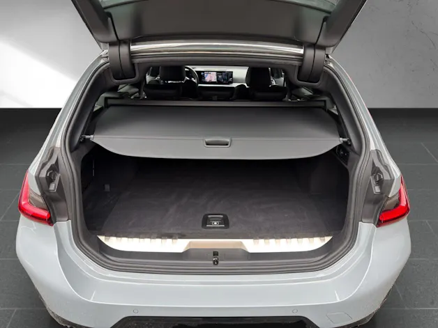 BMW 330e xDrive Touring