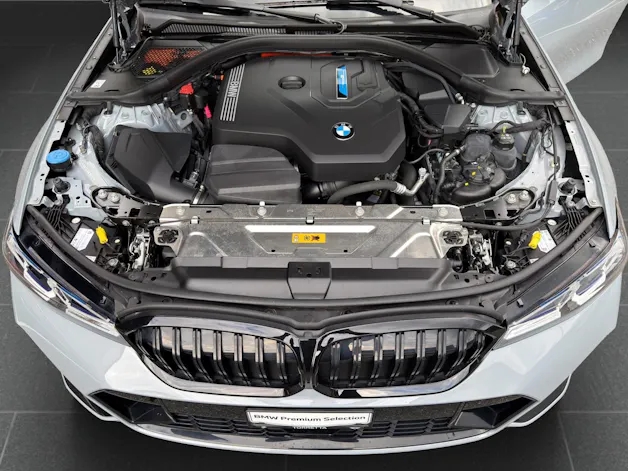 BMW 330e xDrive Touring