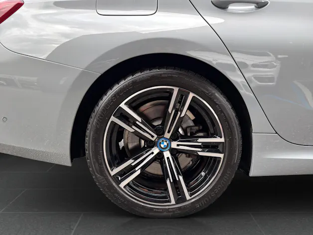 BMW 330e xDrive Touring