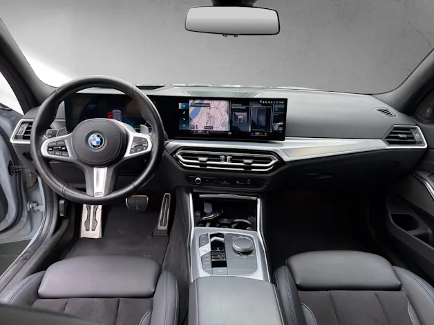 BMW 330e xDrive Touring
