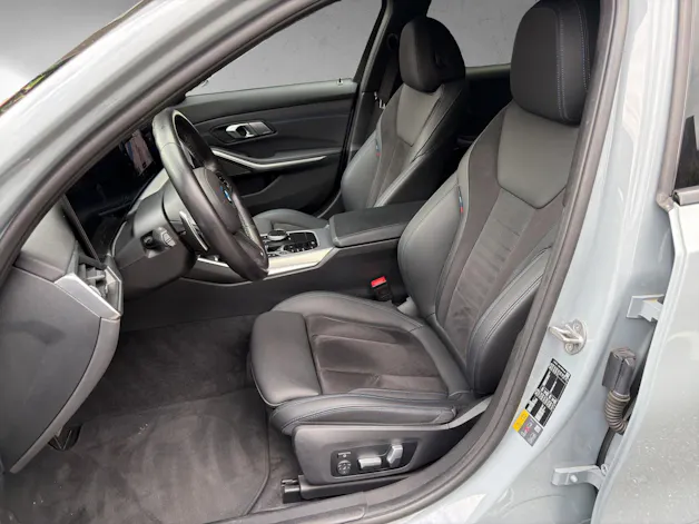 BMW 330e xDrive Touring