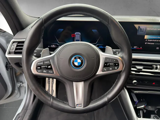 BMW 330e xDrive Touring