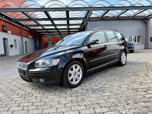 VOLVO V50 2.4i 20V Summum