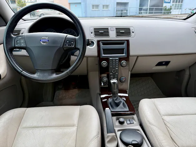 VOLVO V50 2.4i 20V Summum