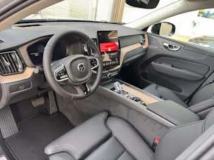 VOLVO XC60 2.0 B5 MH Ultra Dark AWD