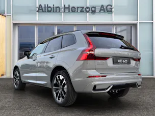 VOLVO XC60 2.0 B5 MH Ultra Dark AWD