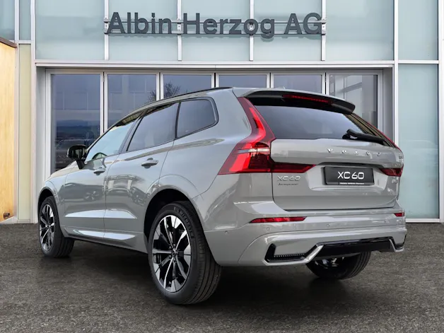 VOLVO XC60 2.0 B5 MH Ultra Dark AWD