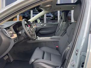 VOLVO XC60 2.0 B5 MH Ultra Dark AWD