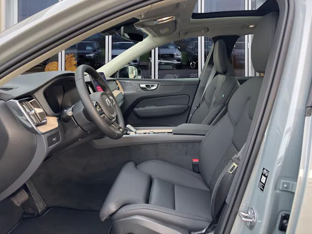 VOLVO XC60 2.0 B5 MH Ultra Dark AWD