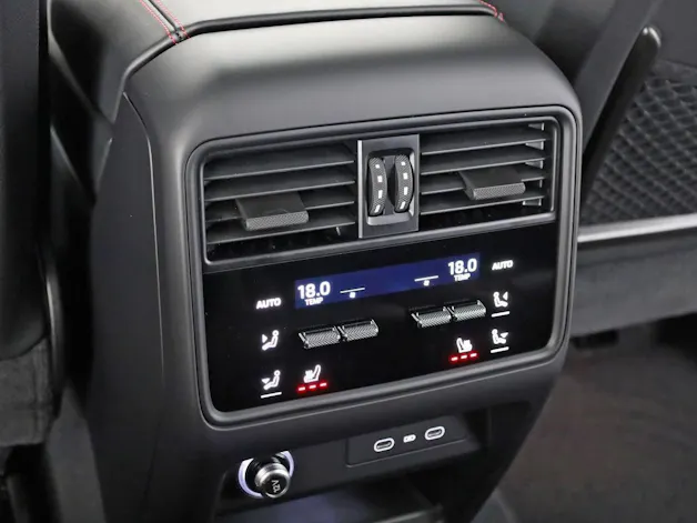 PORSCHE Cayenne GTS