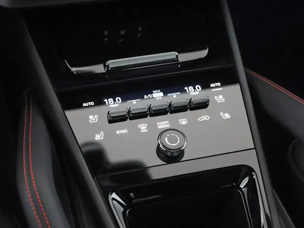 PORSCHE Cayenne GTS