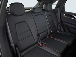 PORSCHE Cayenne GTS