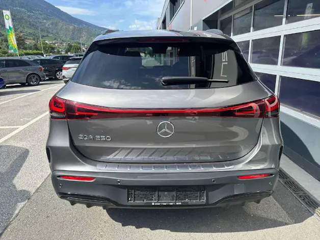 MERCEDES-BENZ EQA 250 AMG Line (CH)