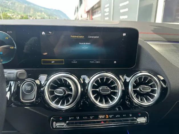 MERCEDES-BENZ EQA 250 AMG Line (CH)