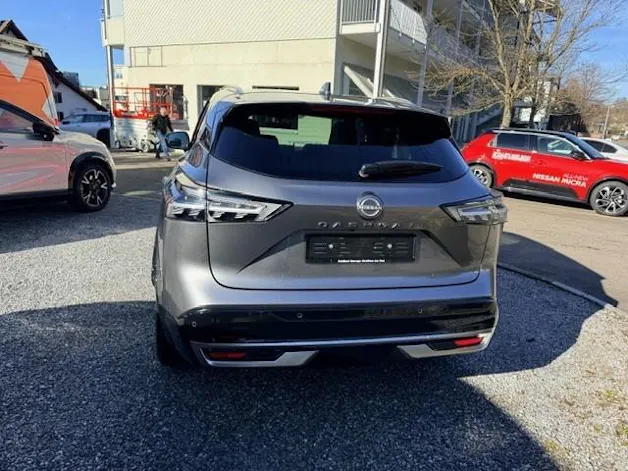 NISSAN Qashqai 1.3 DIG-T Tekna+ 4x4