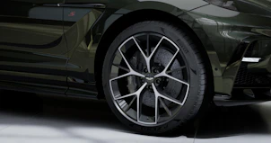 immagine del veicolo ASTON MARTIN DBX S 4.0 V8 Bi-Turbo