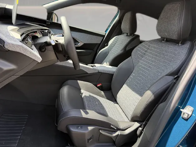 PEUGEOT 3008 Hybrid 145 e-DCS6  Allure Premium