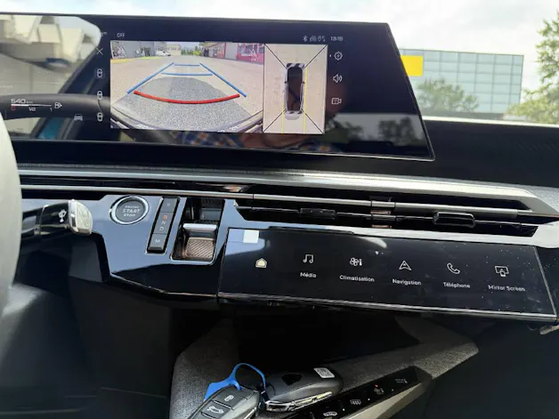 PEUGEOT 3008 Hybrid 145 e-DCS6 Allure Premium