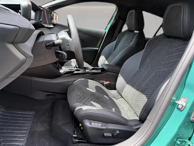 PEUGEOT 208 Hybrid 145 e-DSS6 GT Exclusive