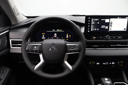 MITSUBISHI OUTLANDER 9