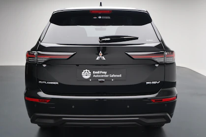 MITSUBISHI OUTLANDER 4