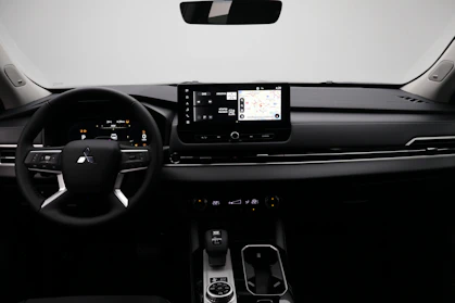 MITSUBISHI OUTLANDER 8