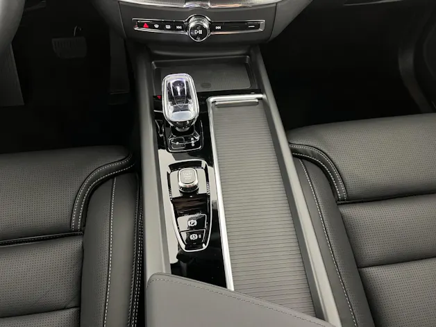 VOLVO XC60 2.0 T6 TE Ultra Dark eAWD