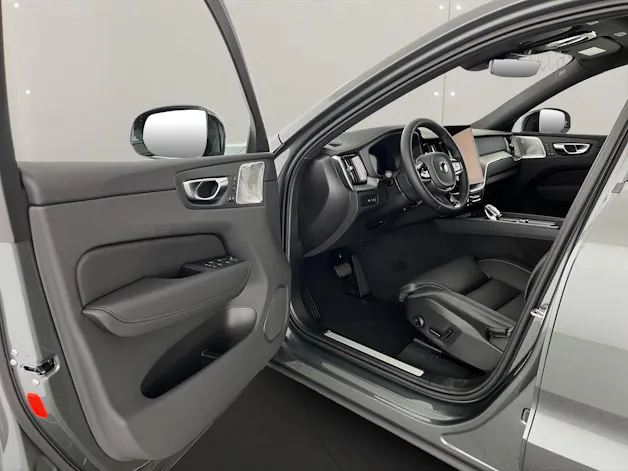 VOLVO XC60 2.0 T6 TE Ultra Dark eAWD