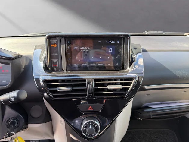 Toyota iQ 1.0 VVT-i Linea Terra
