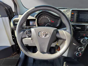 Toyota iQ 1.0 VVT-i Linea Terra