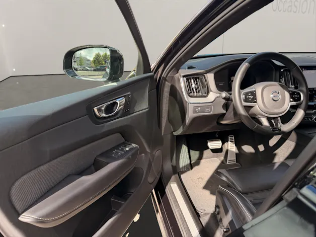 VOLVO XC60 2.0 B5 MH R-Design AWD