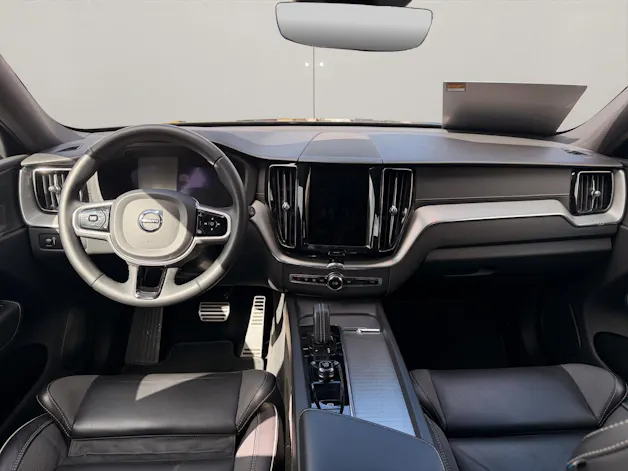 VOLVO XC60 2.0 B5 MH R-Design AWD