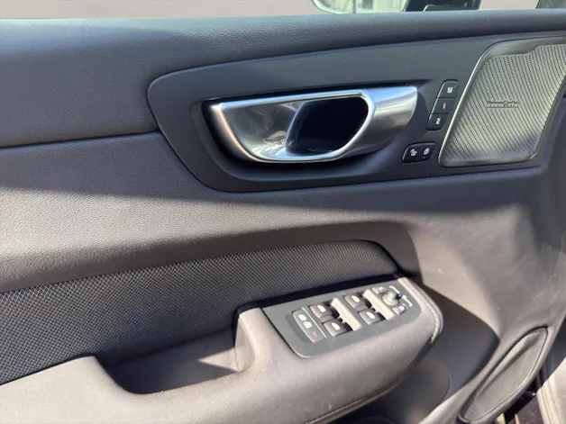 VOLVO XC60 2.0 T6 TE Black Edition eAWD