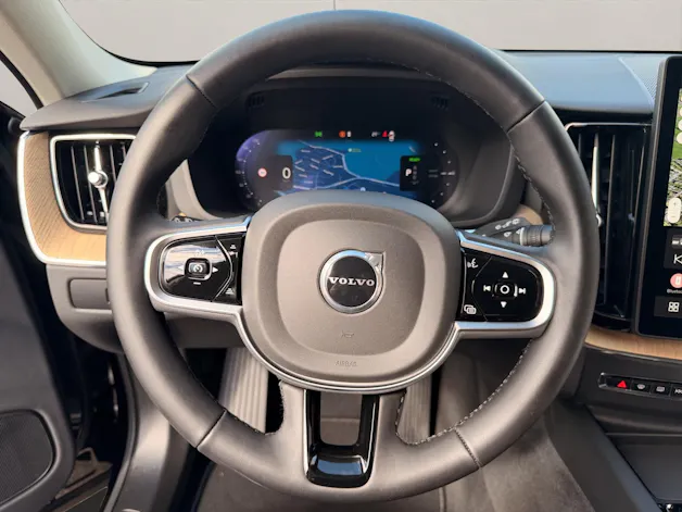 VOLVO XC60 2.0 T6 TE Plus Dark eAWD