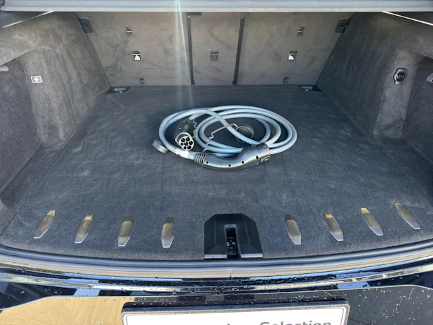 BMW XM 50e Plug-in Hybrid Bowers & Wilkins Diamond Surround Sound System
