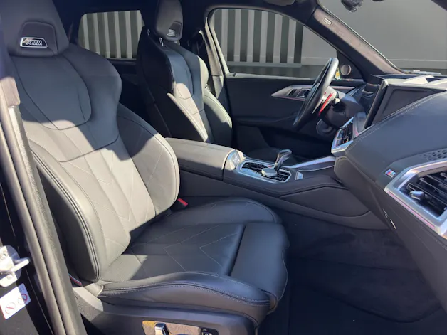 BMW XM 50e Plug-in Hybrid Bowers & Wilkins Diamond Surround Sound System