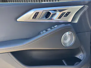 BMW XM 50e Plug-in Hybrid Bowers & Wilkins Diamond Surround Sound System