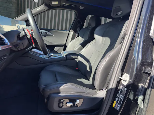 BMW XM 50e Plug-in Hybrid Bowers & Wilkins Diamond Surround Sound System